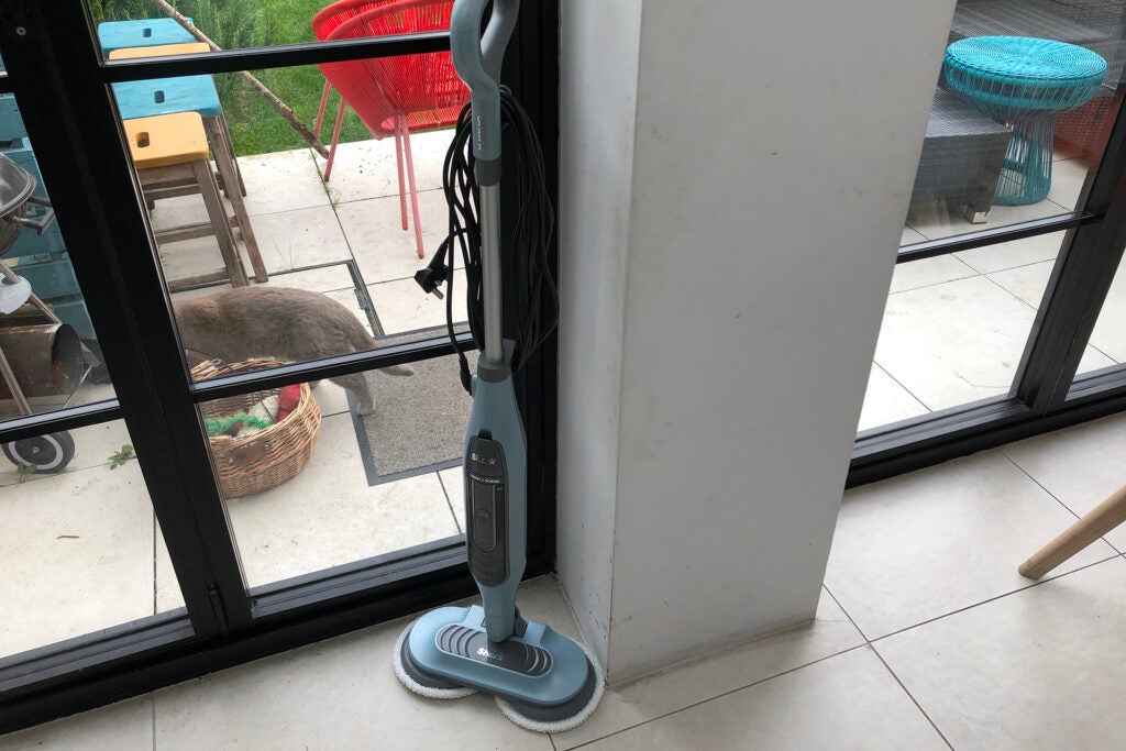 Shark Steam & Scrub Automatic Steam Mop S6002UK
